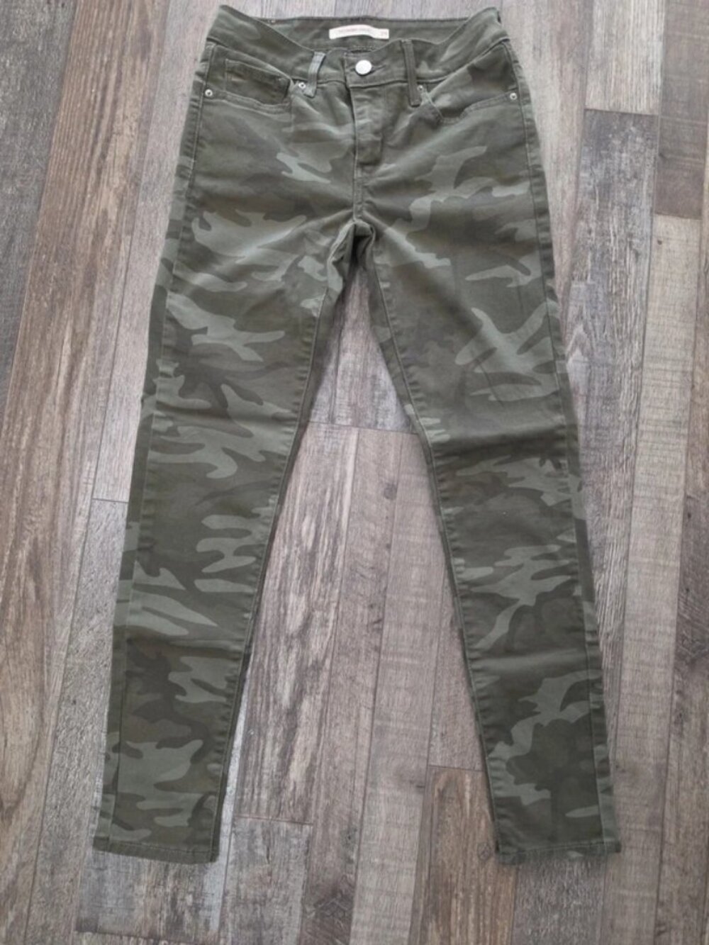 Size 25 New army camo dark green khaki 711 skinny ankle Levi's stretch jeans